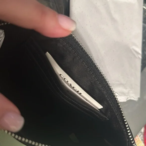 Coach Outlet Signature Zip Wristlet -new! - Picture 3 of 6